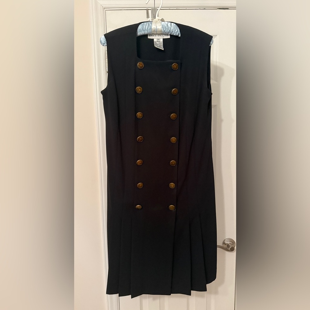 Evan Picone Black Sleeveless Sheath Dress. Gold crest buttons sz 6